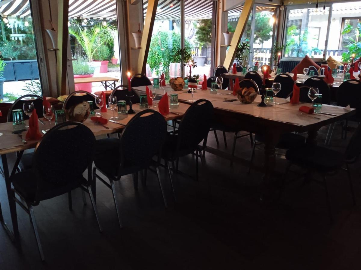 Hotel Restaurant Le Chanel Villieu Ngoại thất bức ảnh