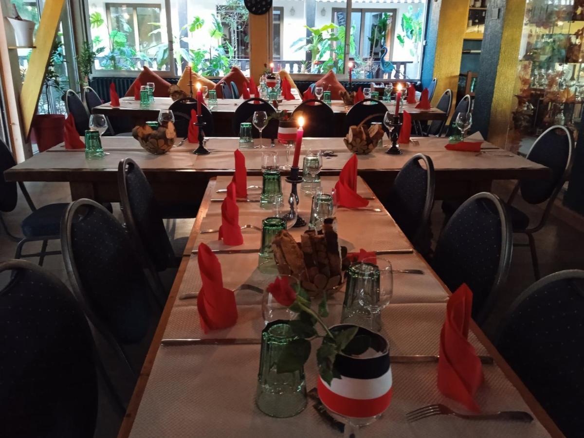 Hotel Restaurant Le Chanel Villieu Ngoại thất bức ảnh